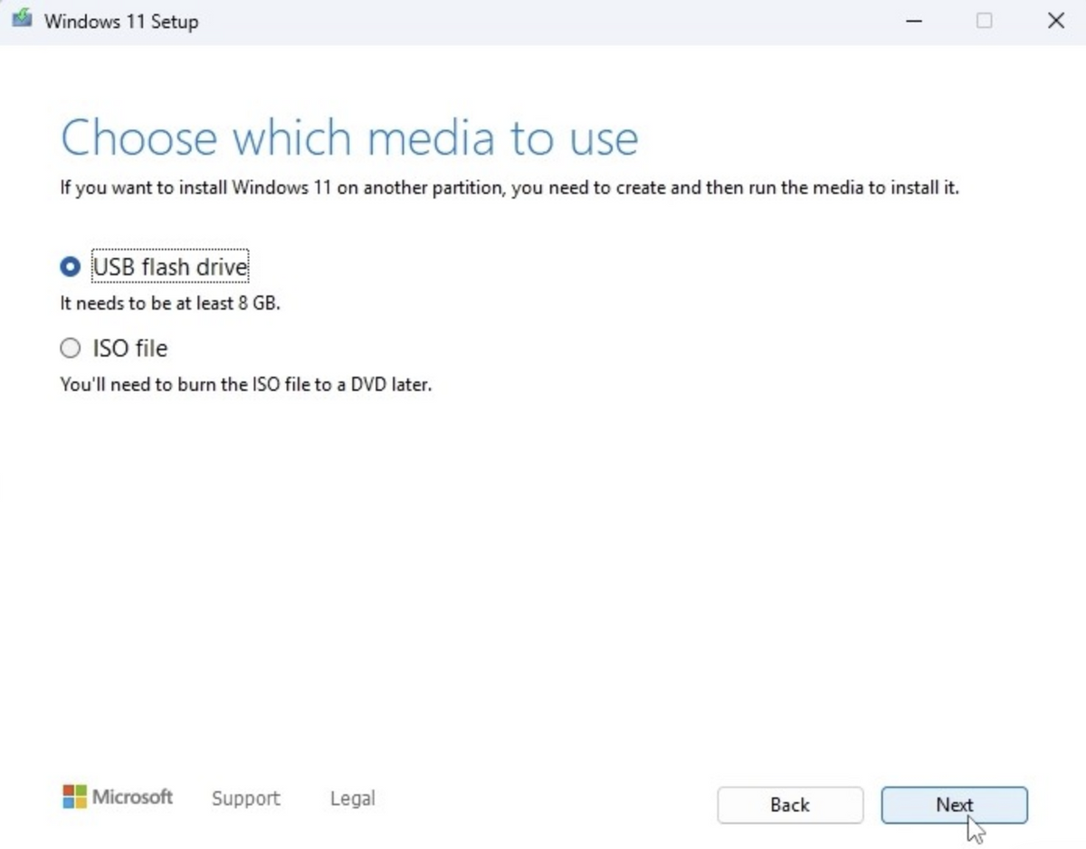 Windows 11 Setup, choose which media to use
